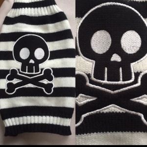 Dog Sweater Skull & Crossbones